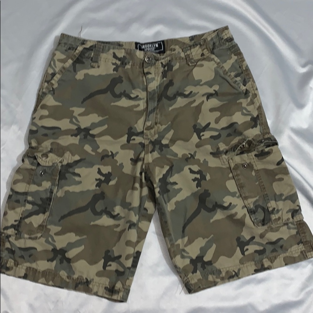 Mens cargo camo shorts